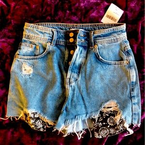 Cut off shorts